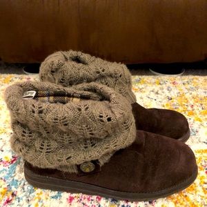 Muk Luks Brown Sweater Boots Slip on Style  Size 8